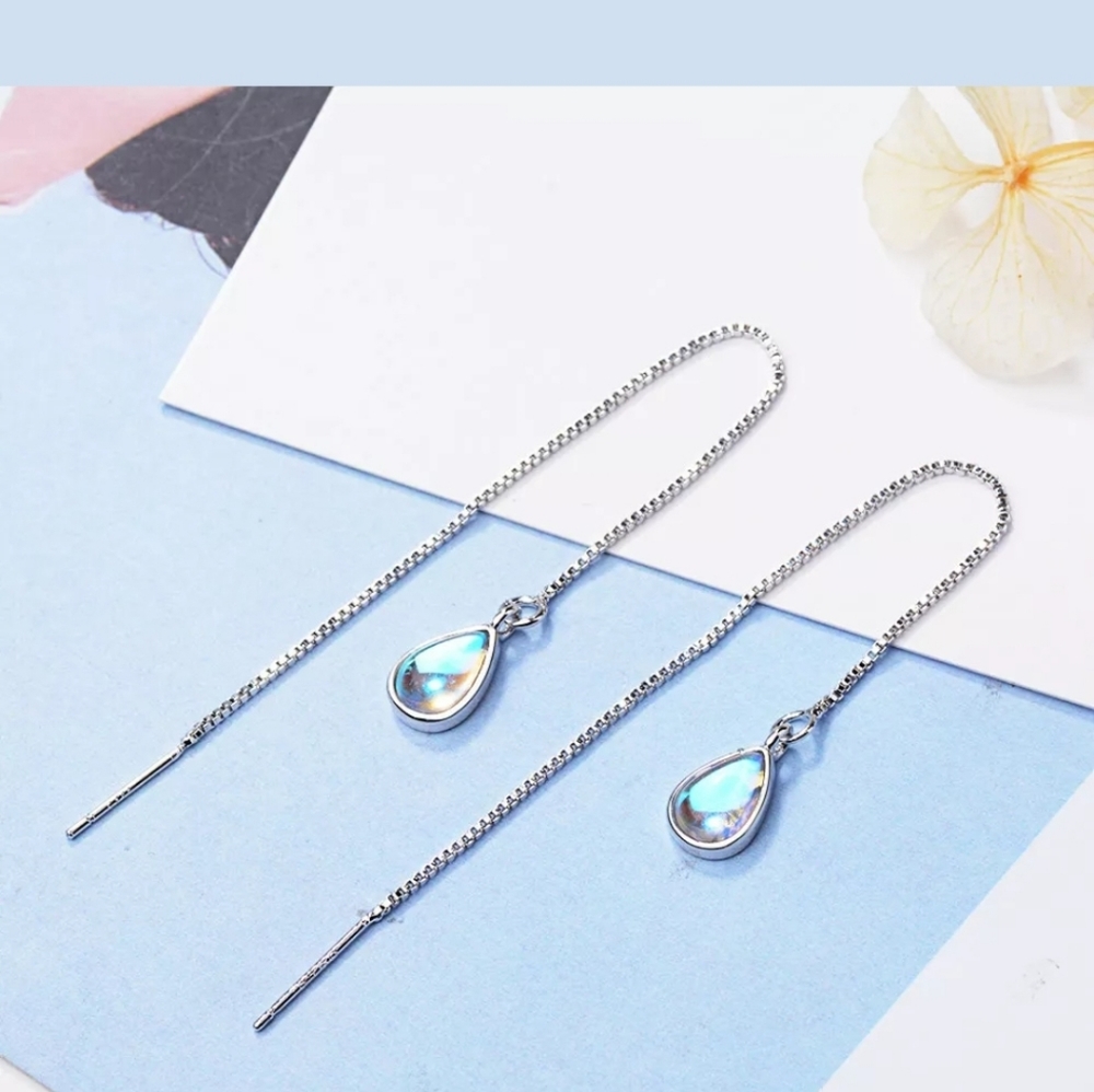🆕️THREADER EARRINGS Beautiful moonstone drop